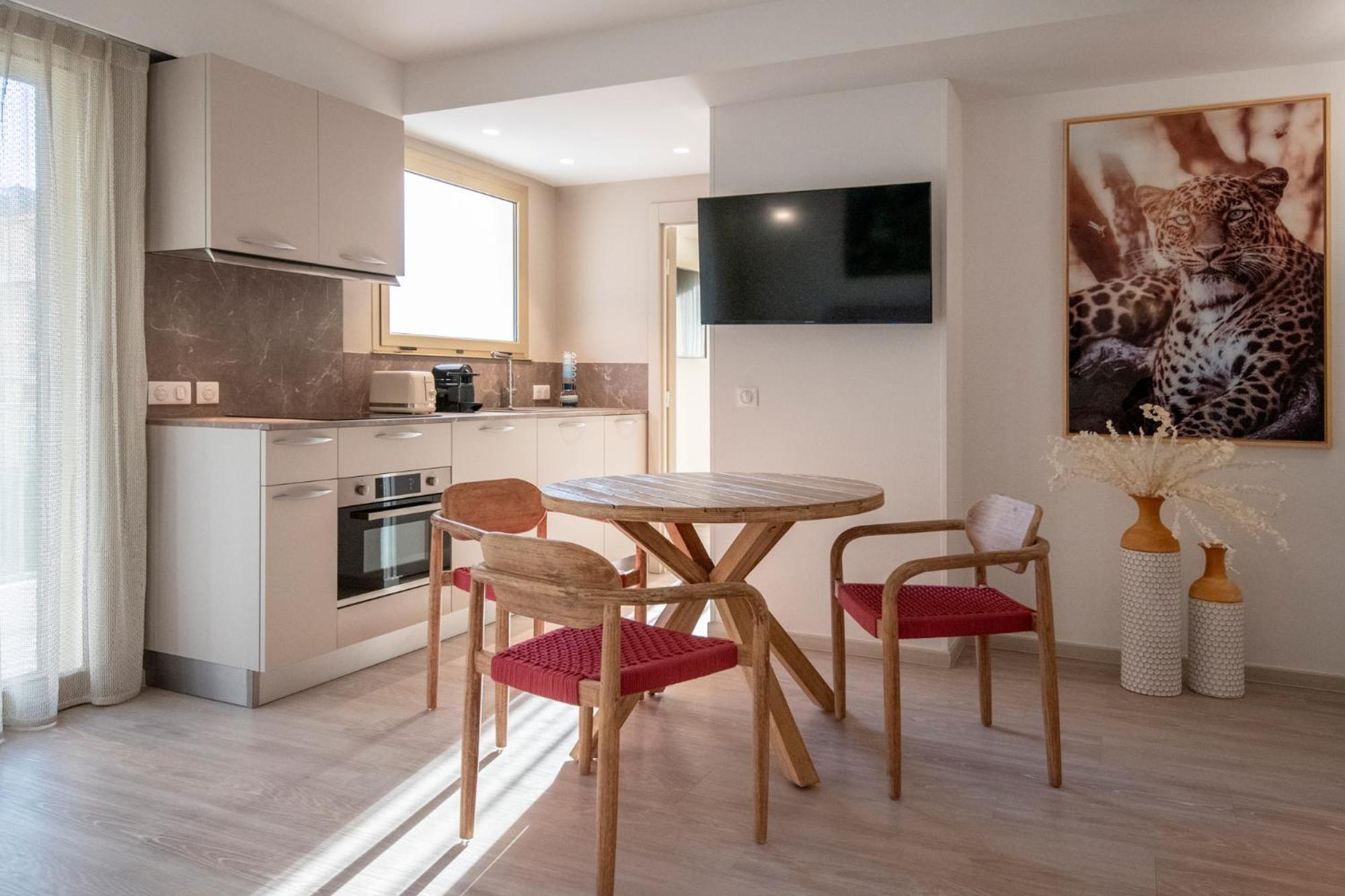 Hoteliere Chambord Au Coeur De - Entierement Renovee Aparthotel Menton
