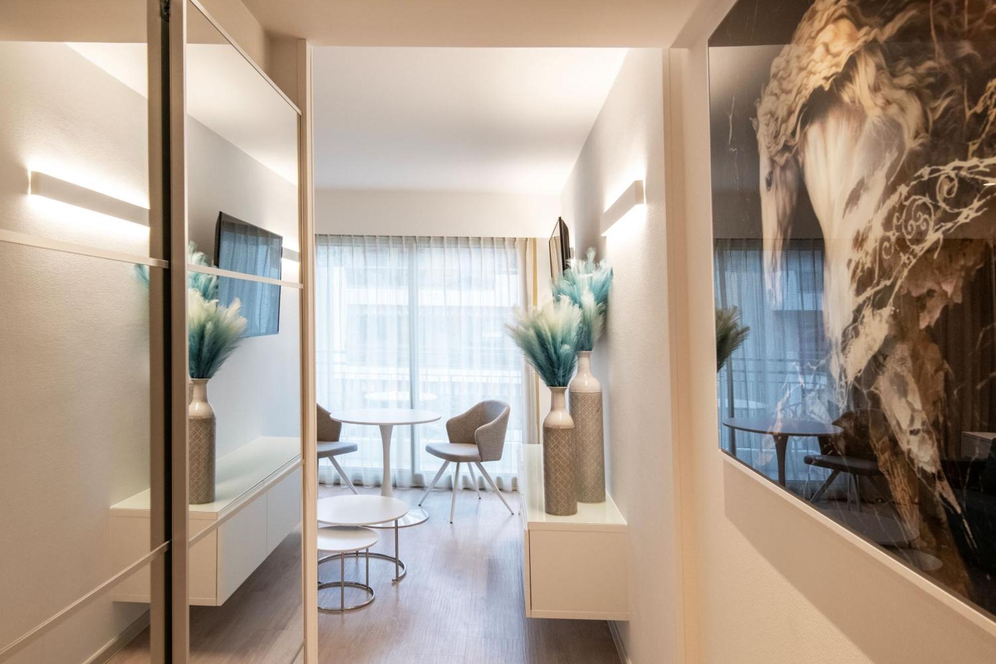 Hoteliere Chambord Au Coeur De - Entierement Renovee